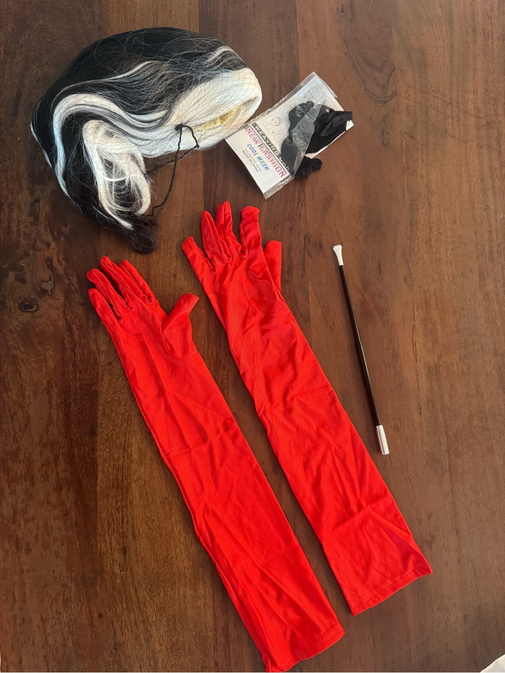 Women’s Cruella Costume. Wig, Red Long Satin Gloves, cigarette stick